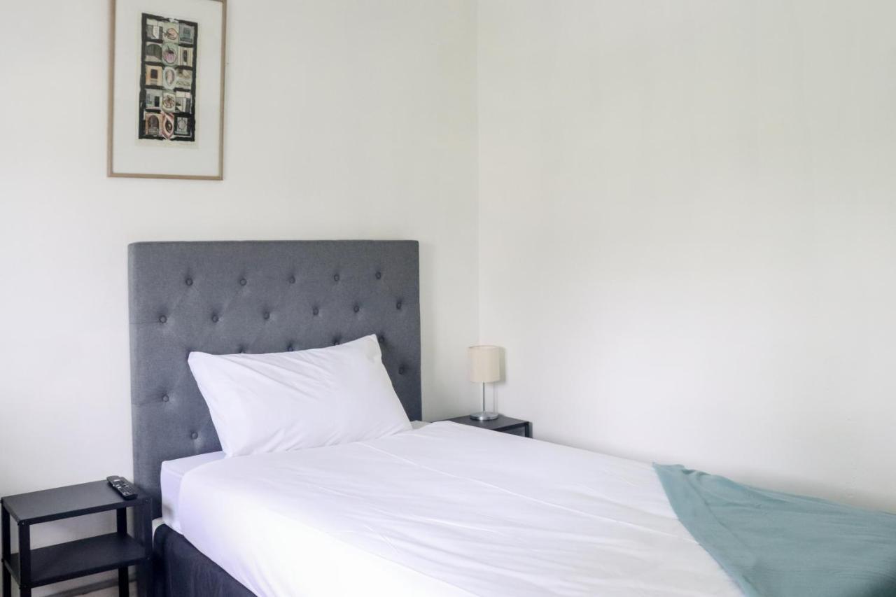 Tates Hotel Виндзор Экстерьер фото