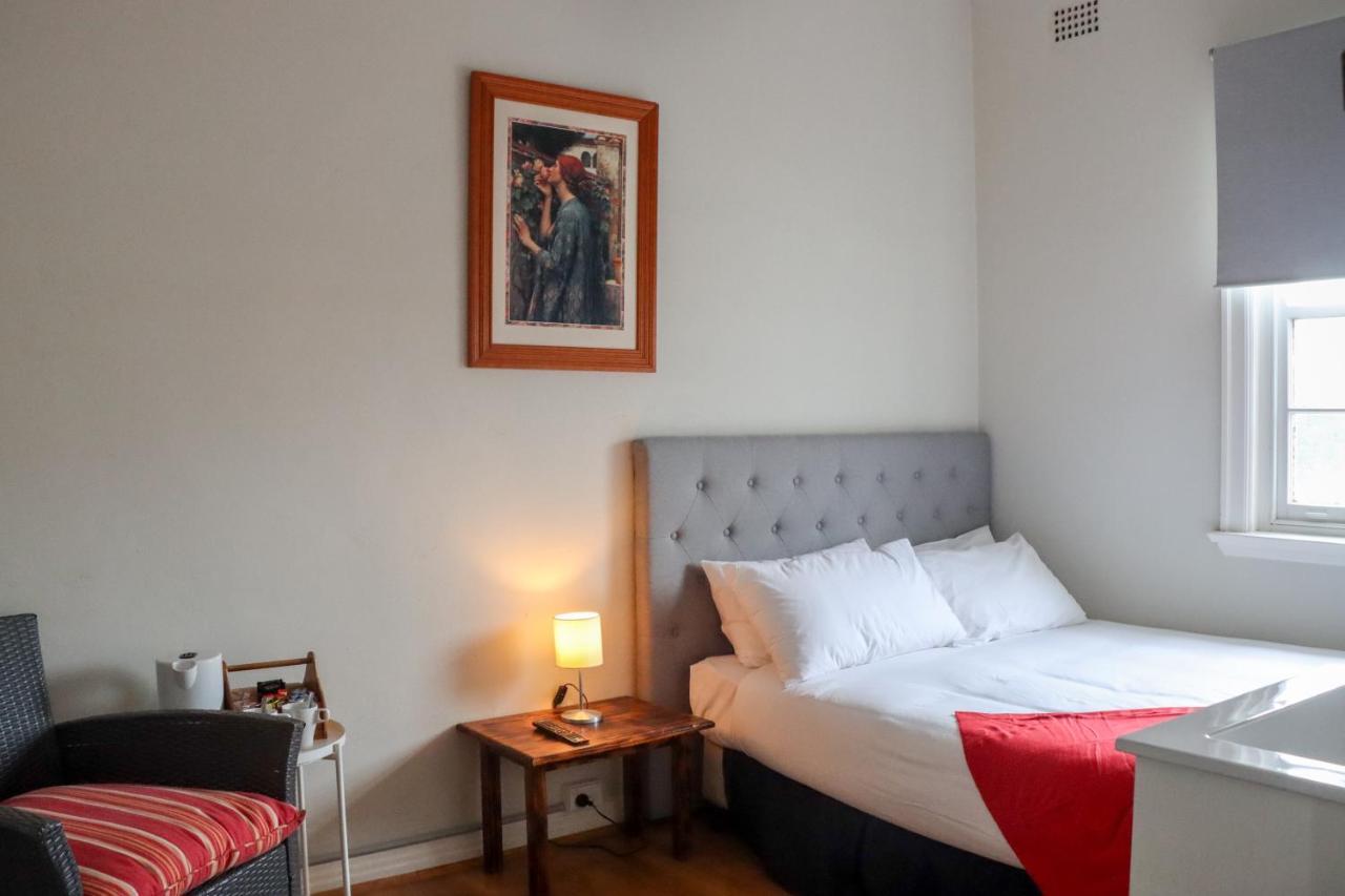 Tates Hotel Виндзор Экстерьер фото